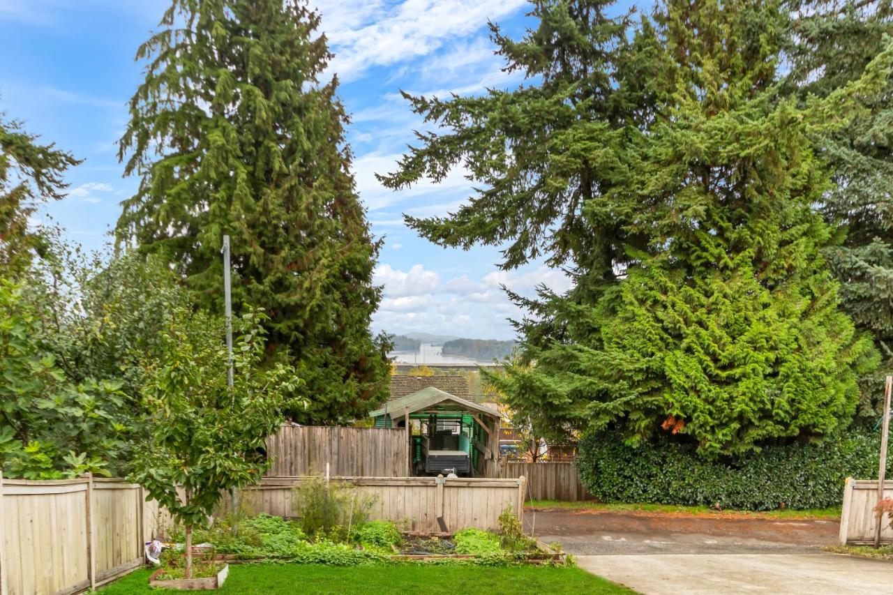 Pristine 3 Beds 2 Washroom Guest Suite Surrey Exterior photo